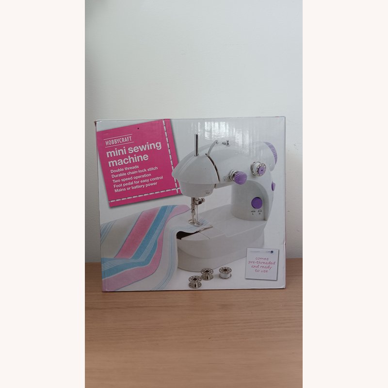 Hobbycraft Mini Sewing Machine – Double Thread, Foot Pedal – NEW