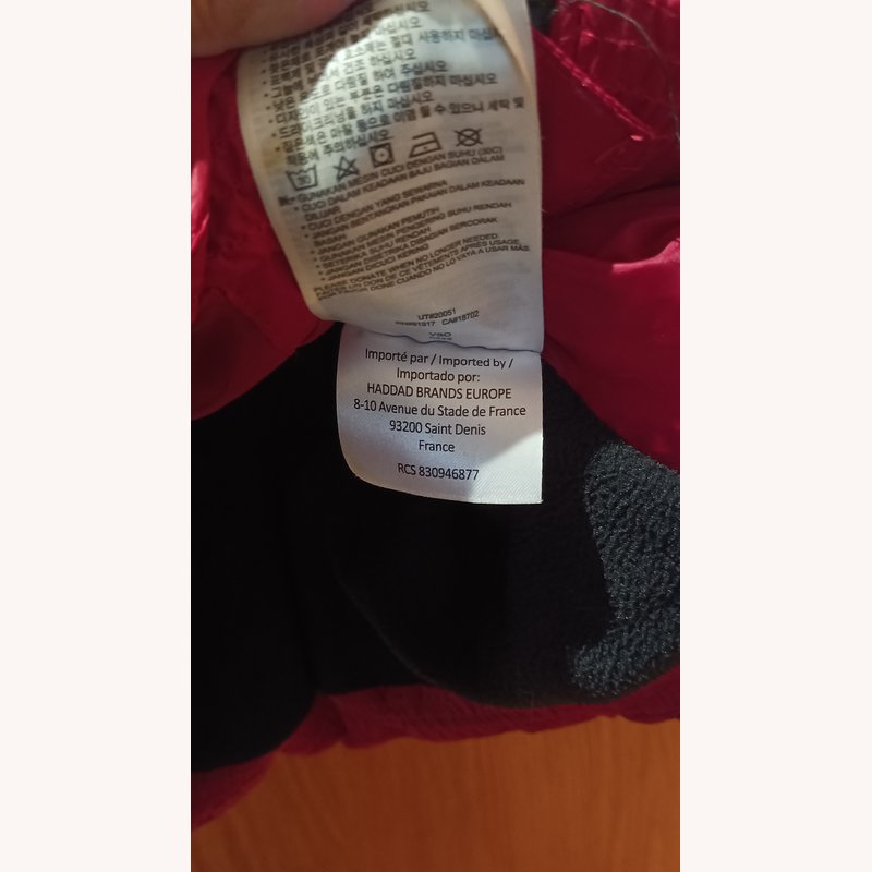 Jordan – 12 Years – Air Jordan Flight Red & Black Puffer Jacket – VGC - Image 6